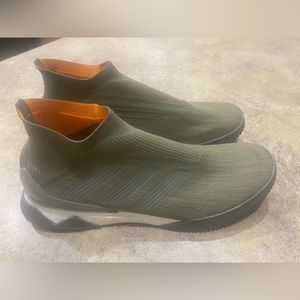 Adidas boost men size 11